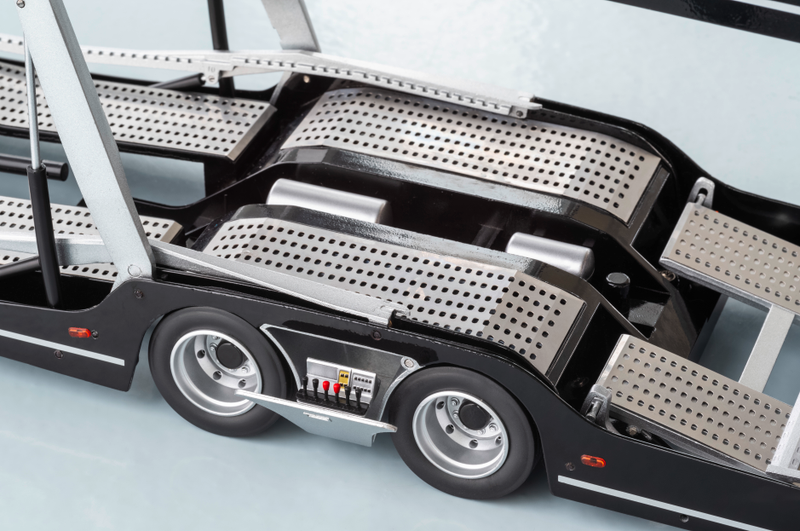 Illustration for article titled Everything About This Mercedes 1:18 Scale Tractor and Semitrailer Is Adorable